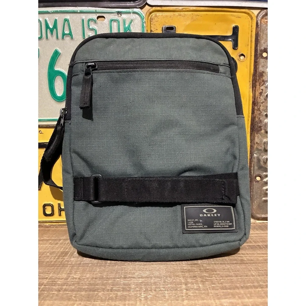 Oakley Utility Crossover iPad Case 11in‎ x 9in x 1.5in